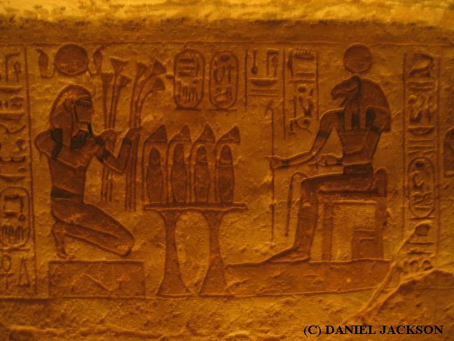 Ramses kriet nieder vor Amun-Ra