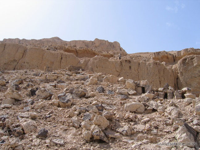 Meretseger-Schreine an der Flanke des Qurn in Theben West